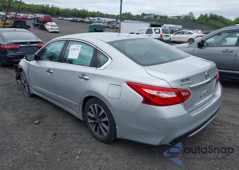 2017 Nissan Altima 2.5 Sv z USA, uszkodzony, nr VIN 1N4AL3AP2HC239414